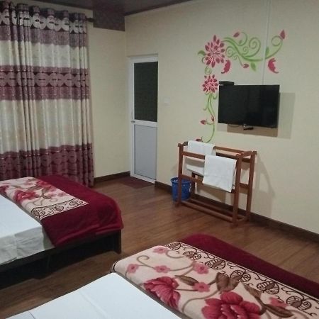 Thuvaraga Inn นูวาราเอลิยา ภายนอก รูปภาพ