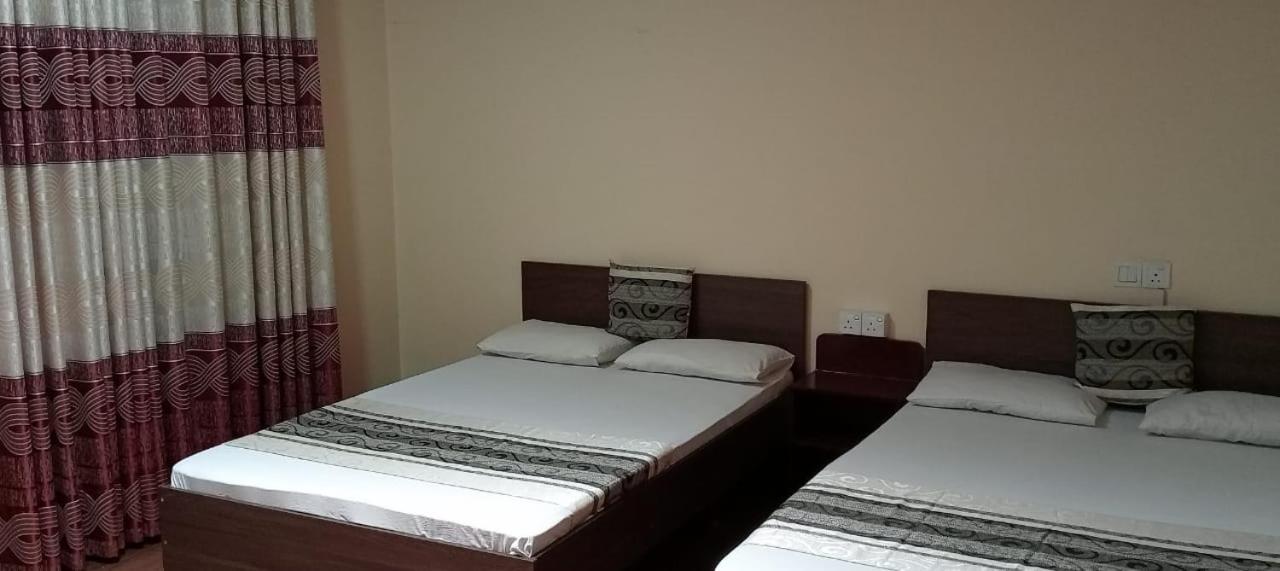 Thuvaraga Inn นูวาราเอลิยา ภายนอก รูปภาพ