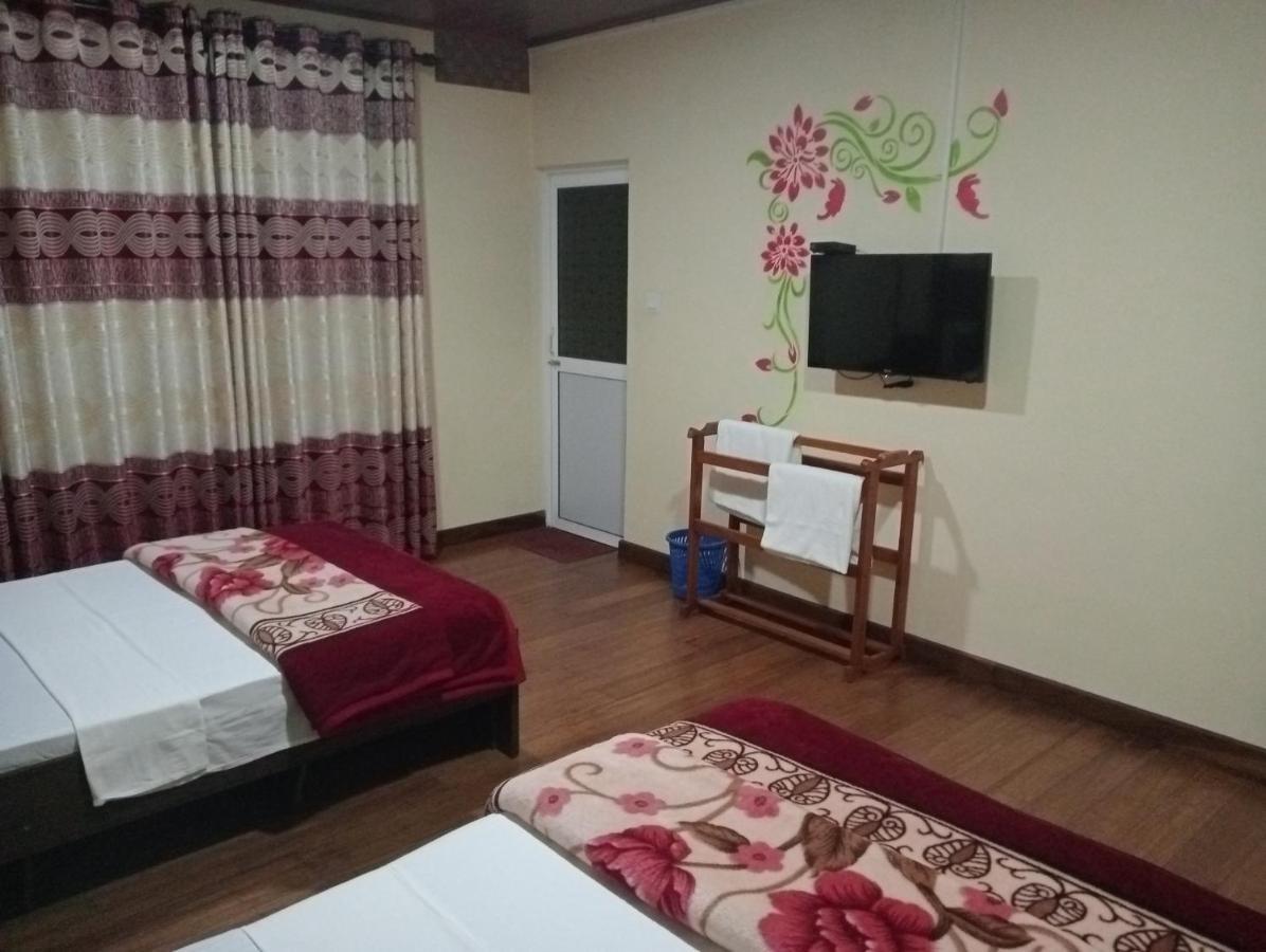 Thuvaraga Inn นูวาราเอลิยา ภายนอก รูปภาพ
